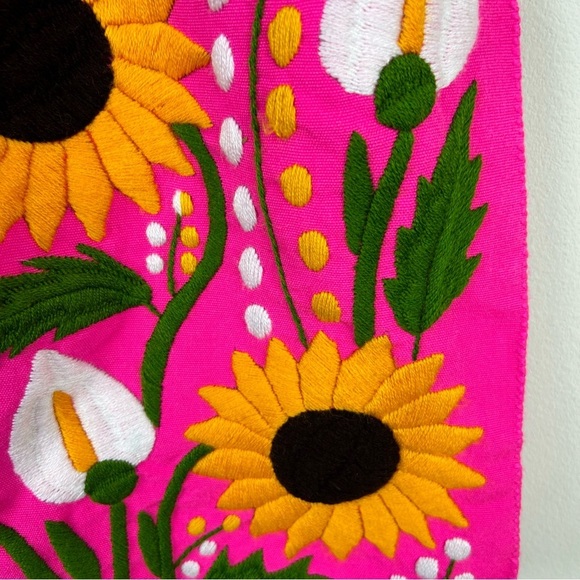 Embroidered Hammock floral hot pink tote bag - Picture 5 of 8